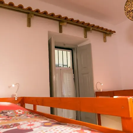 So Far So Homely Hostel Lisboa